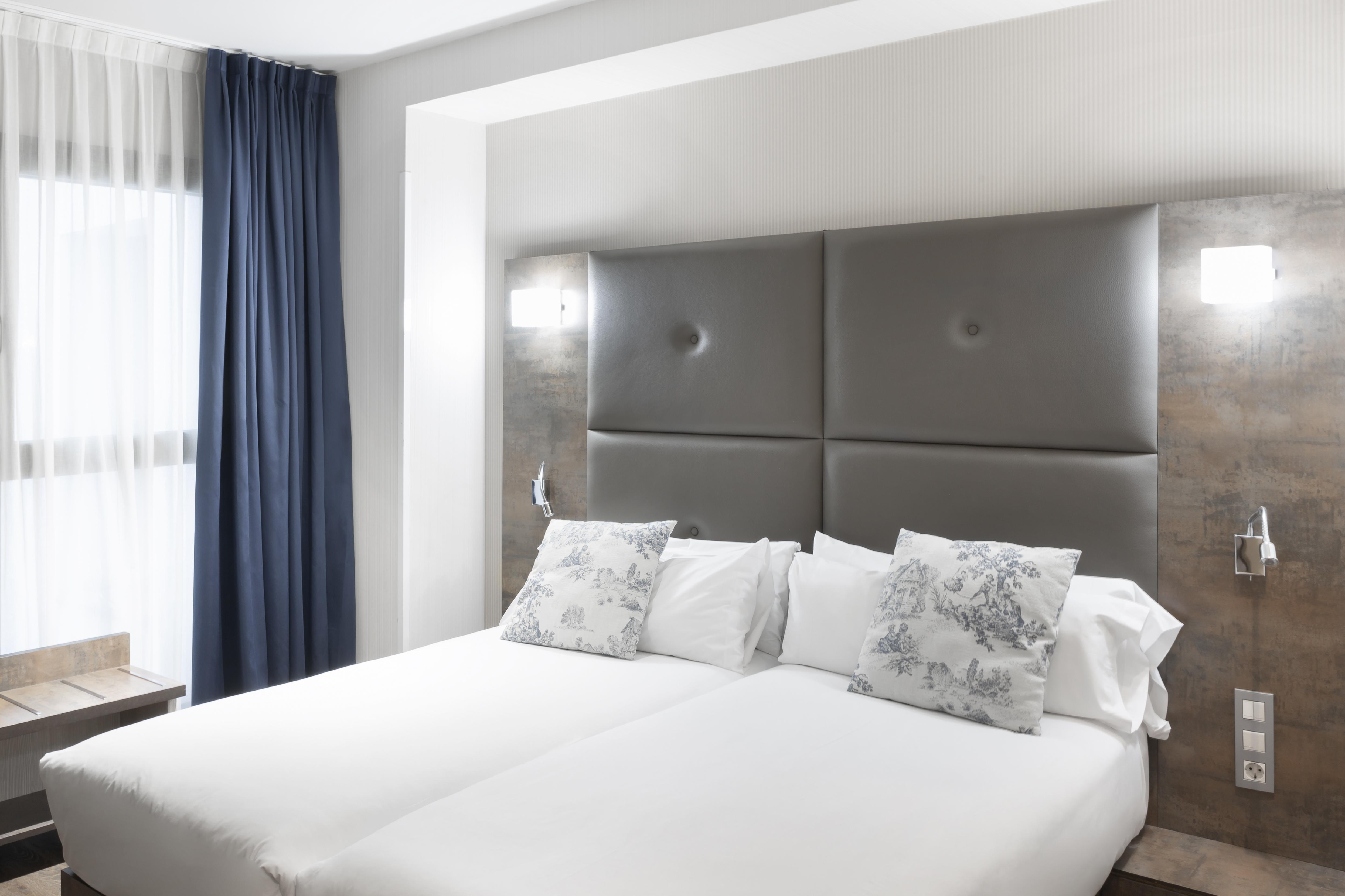 Petit Palace Del Peine Hotel 4*