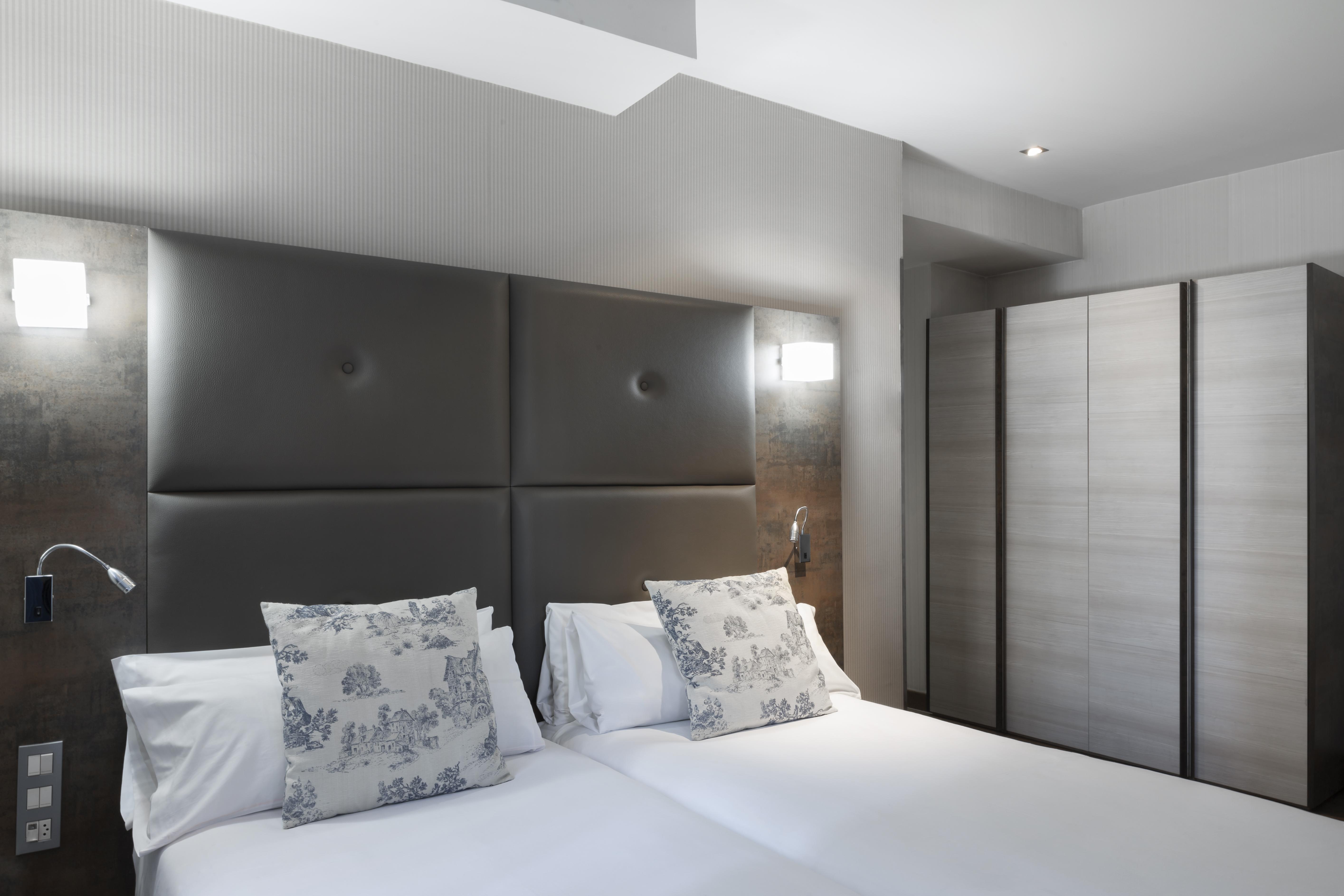 Petit Palace Del Peine Hotel 4*