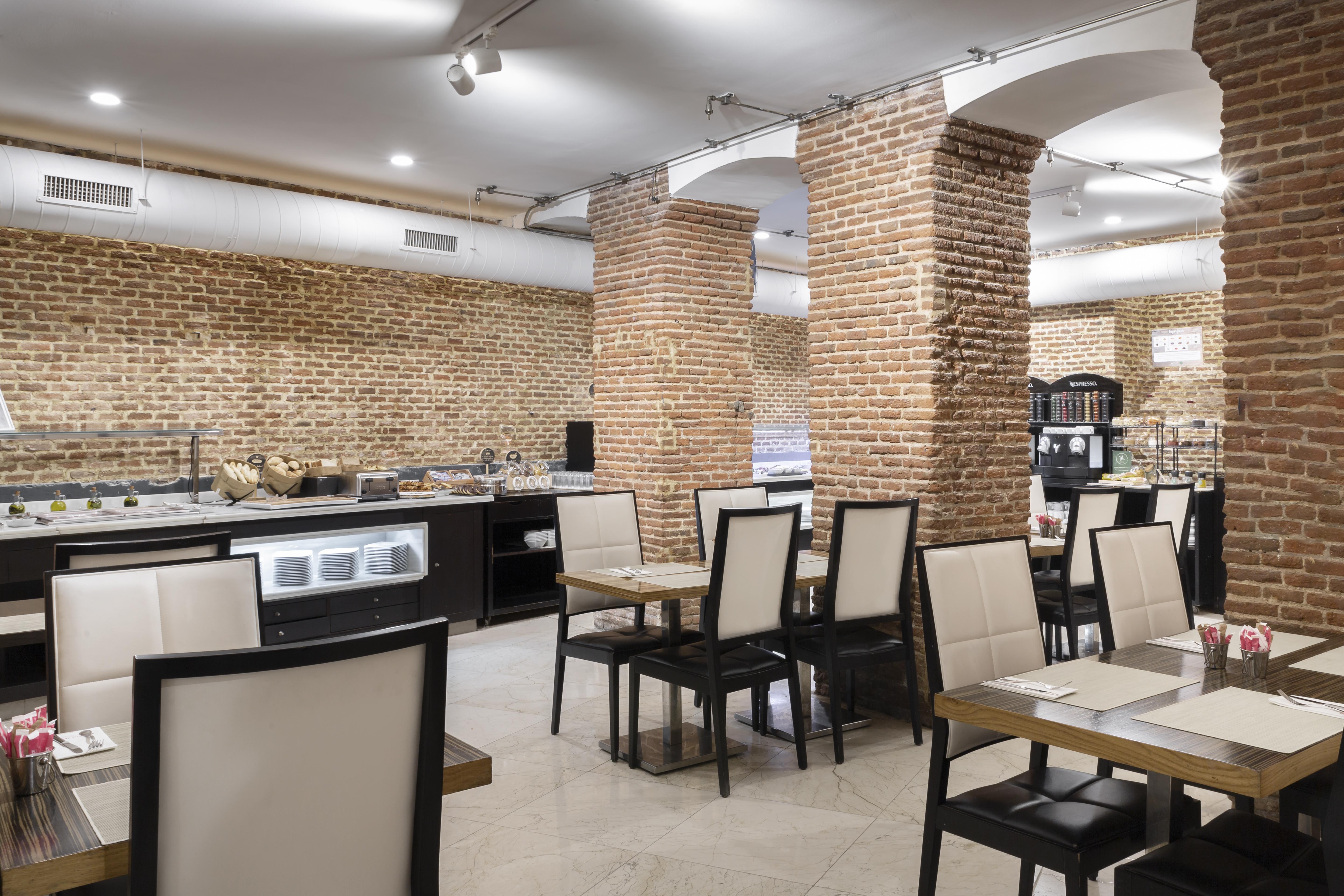 Petit Palace Del Peine 4*