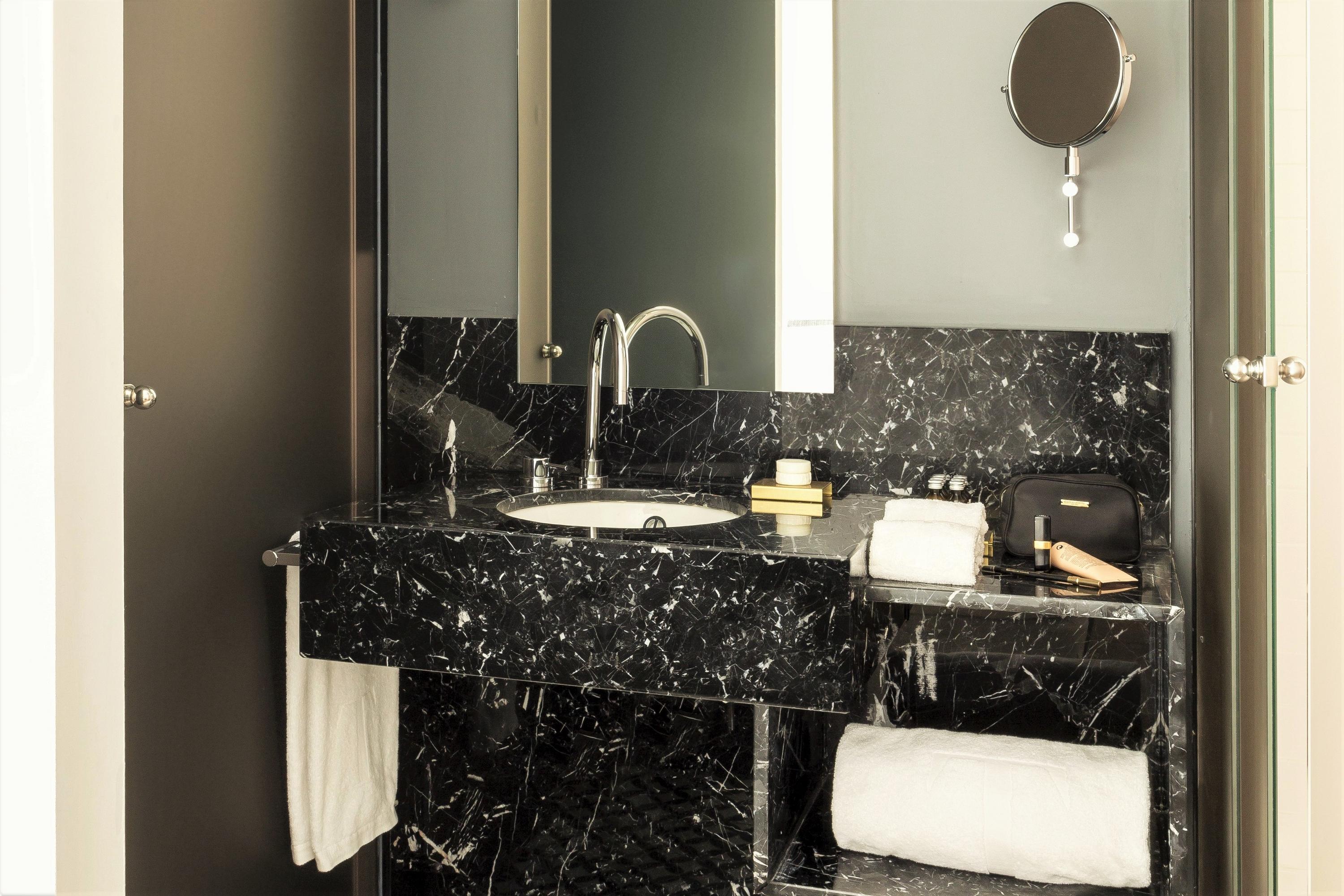 Totem Madrid, A Small Luxury Of The World Hotel Madrid