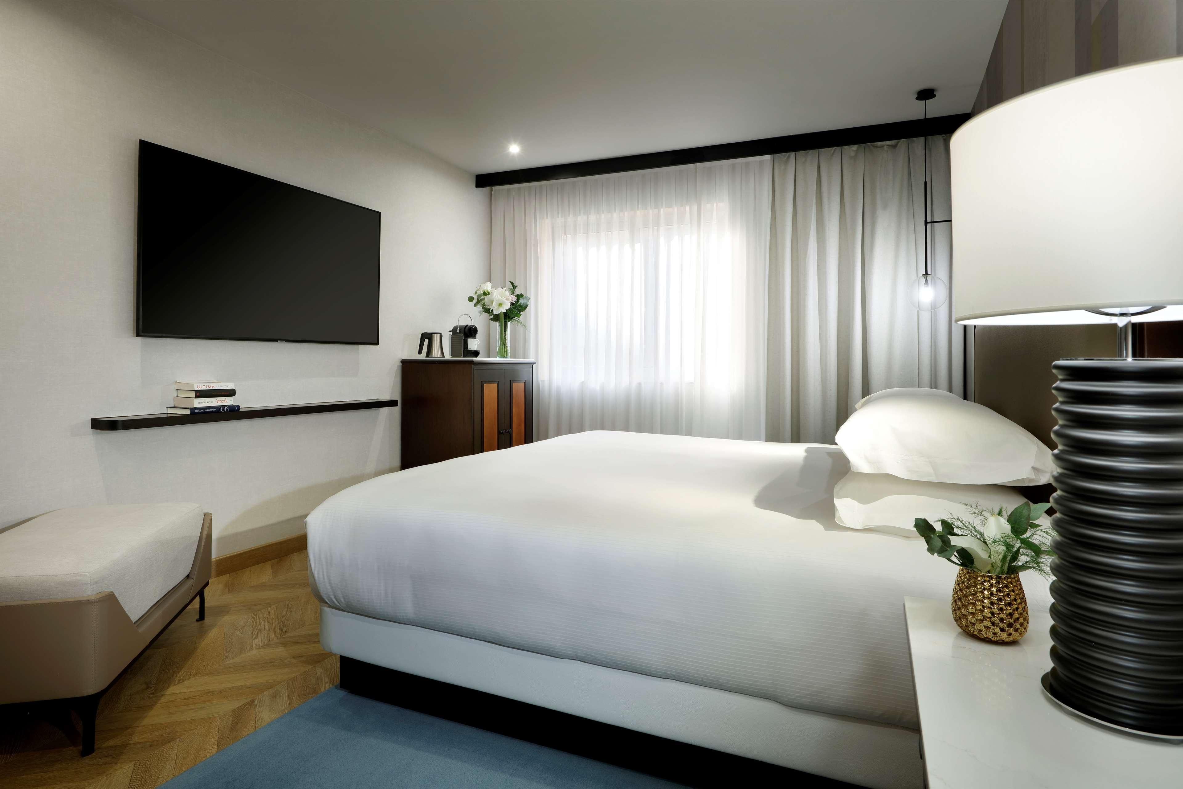 Hyatt Regency Hesperia Hotel 5*