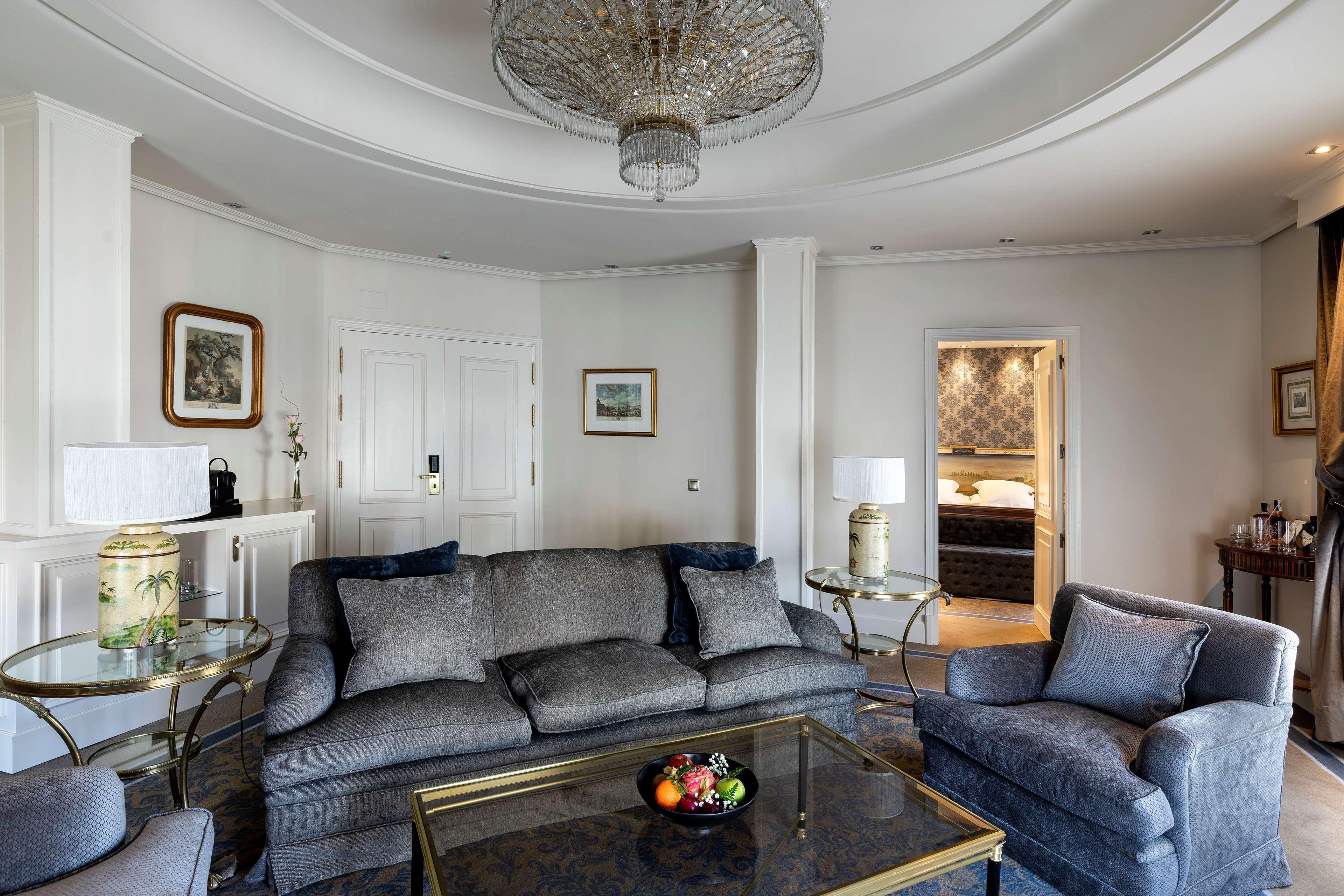 Hotel Wellington &