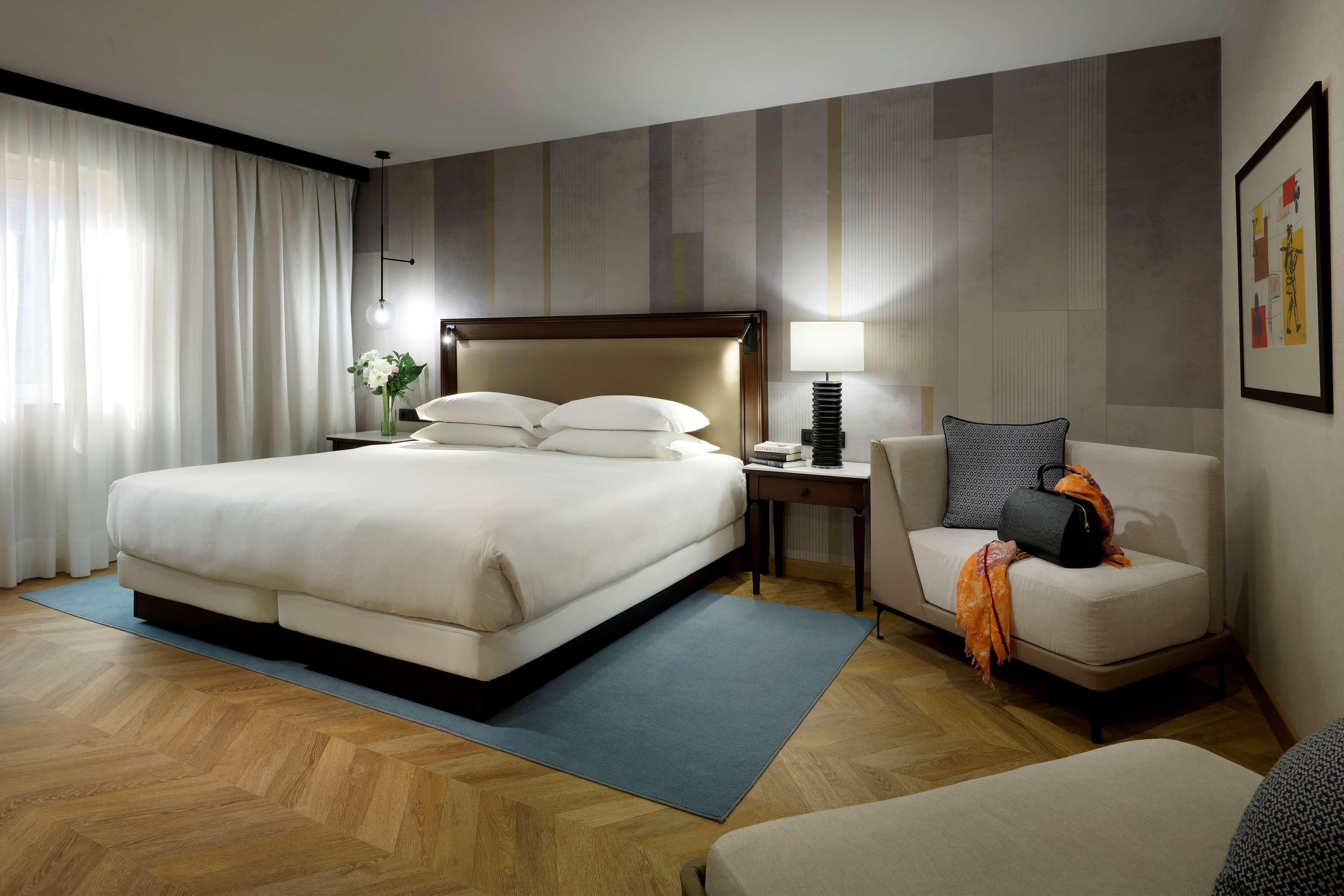 Hyatt Regency Hesperia Hotel