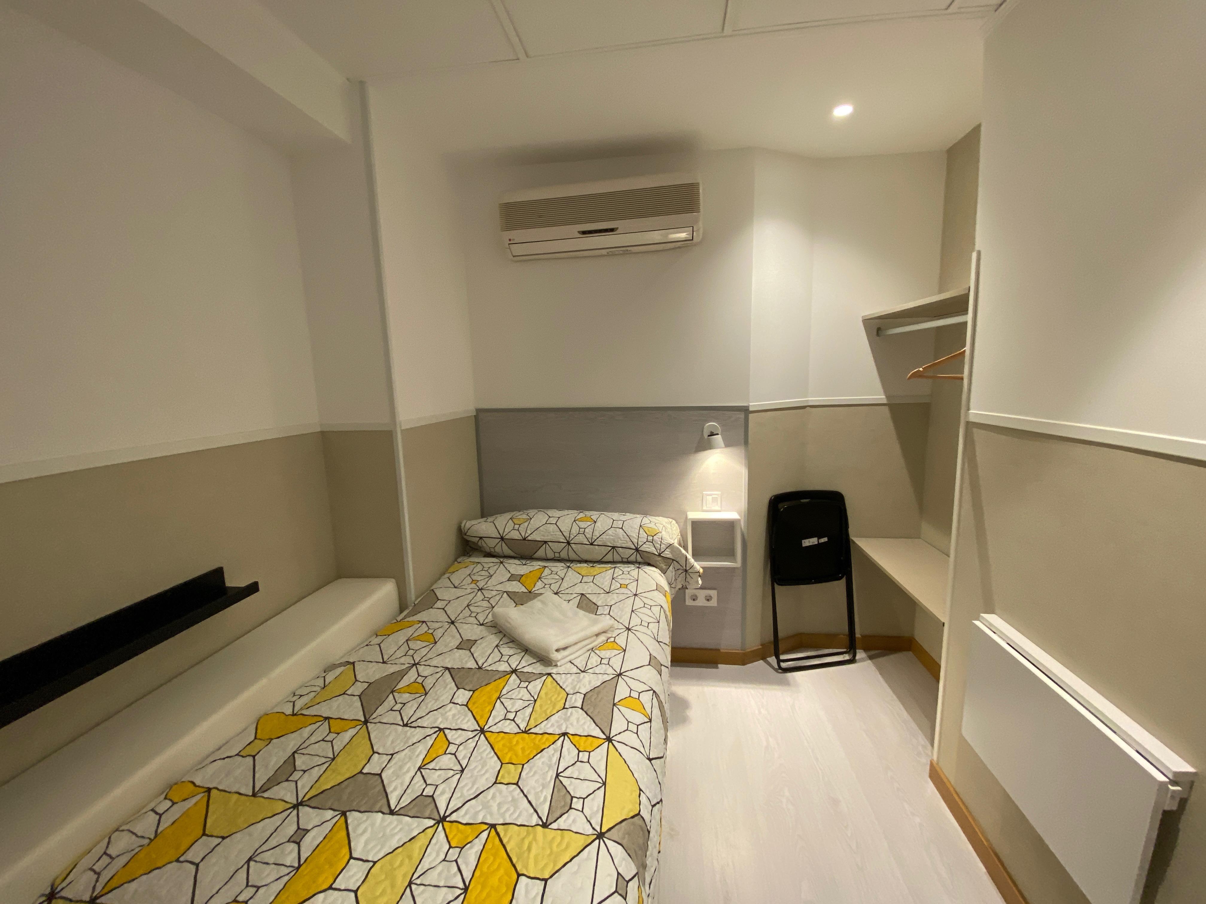 Albergue Far Gran Via *
