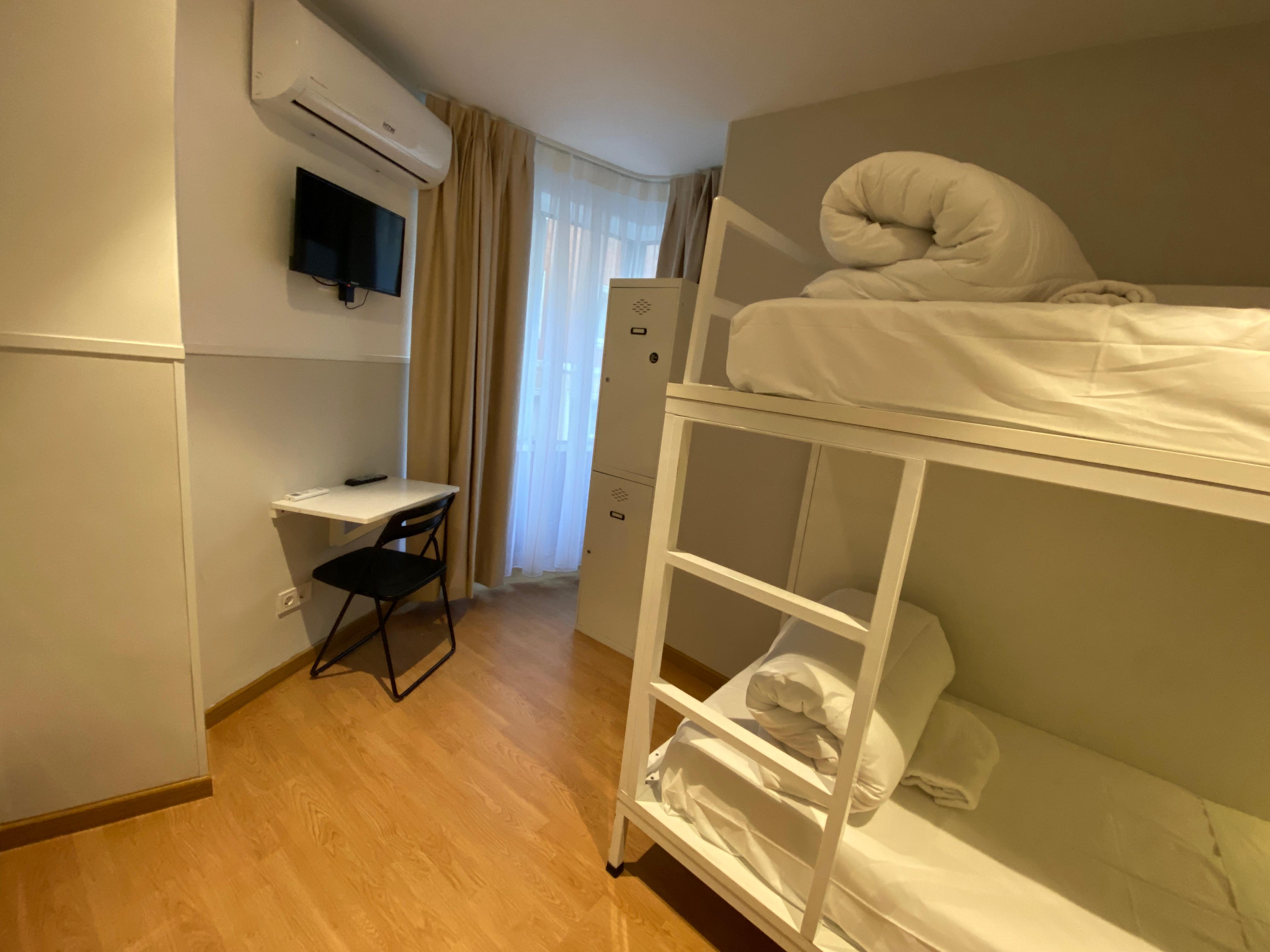 Far Gran Via Albergue *