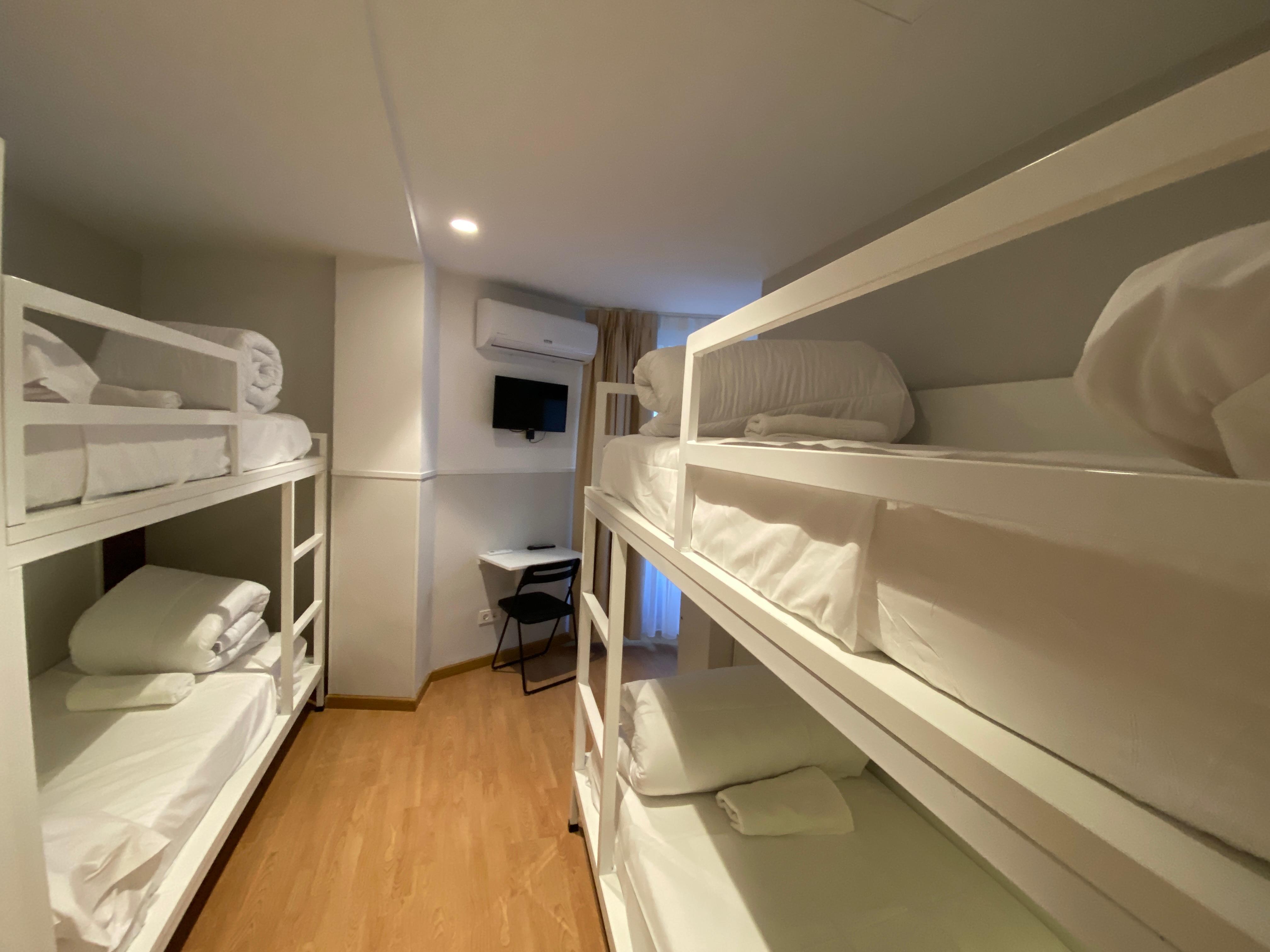 Far Gran Via Albergue