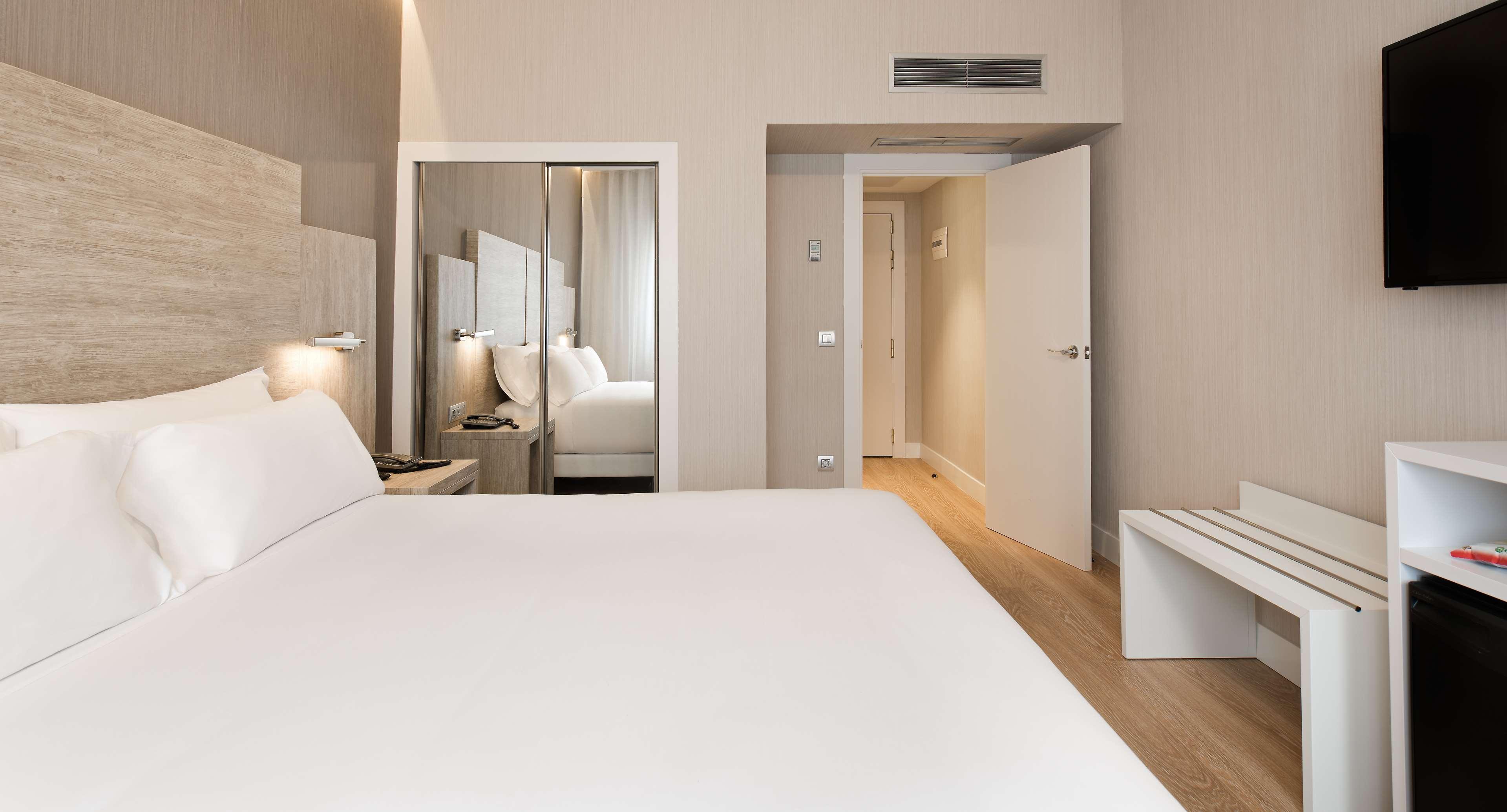 Nh Chamberi Hotel 3*