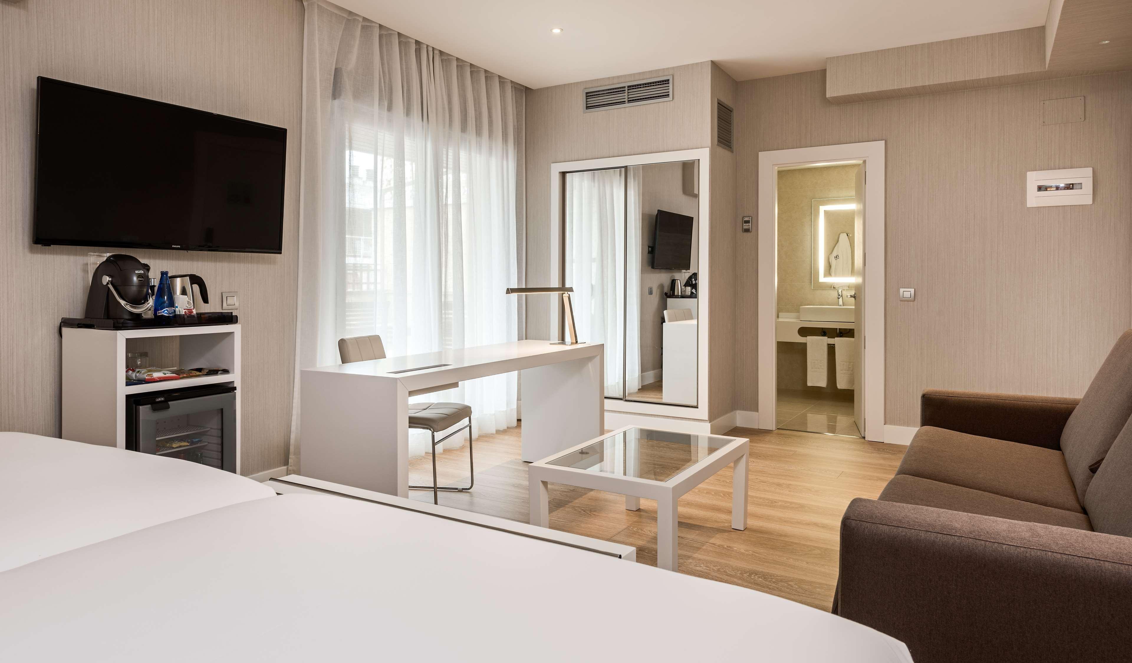 Nh Chamberi Hotel