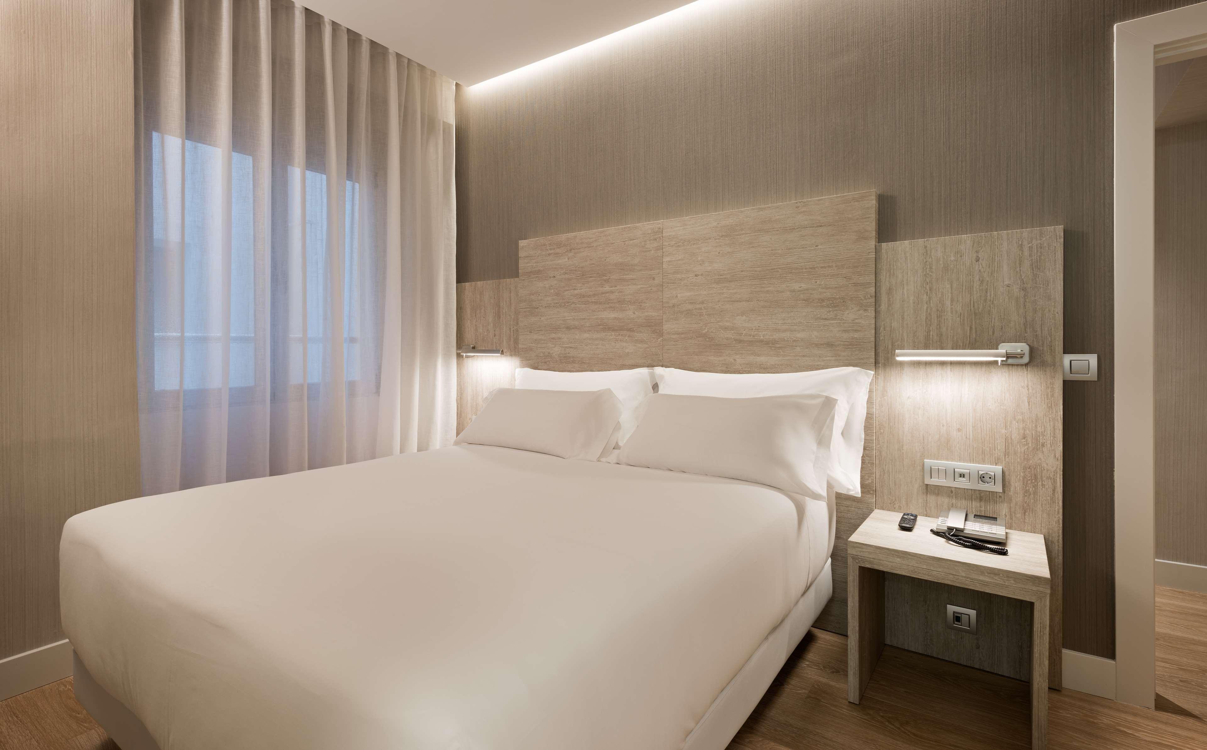Nh Chamberi Hotel 3*