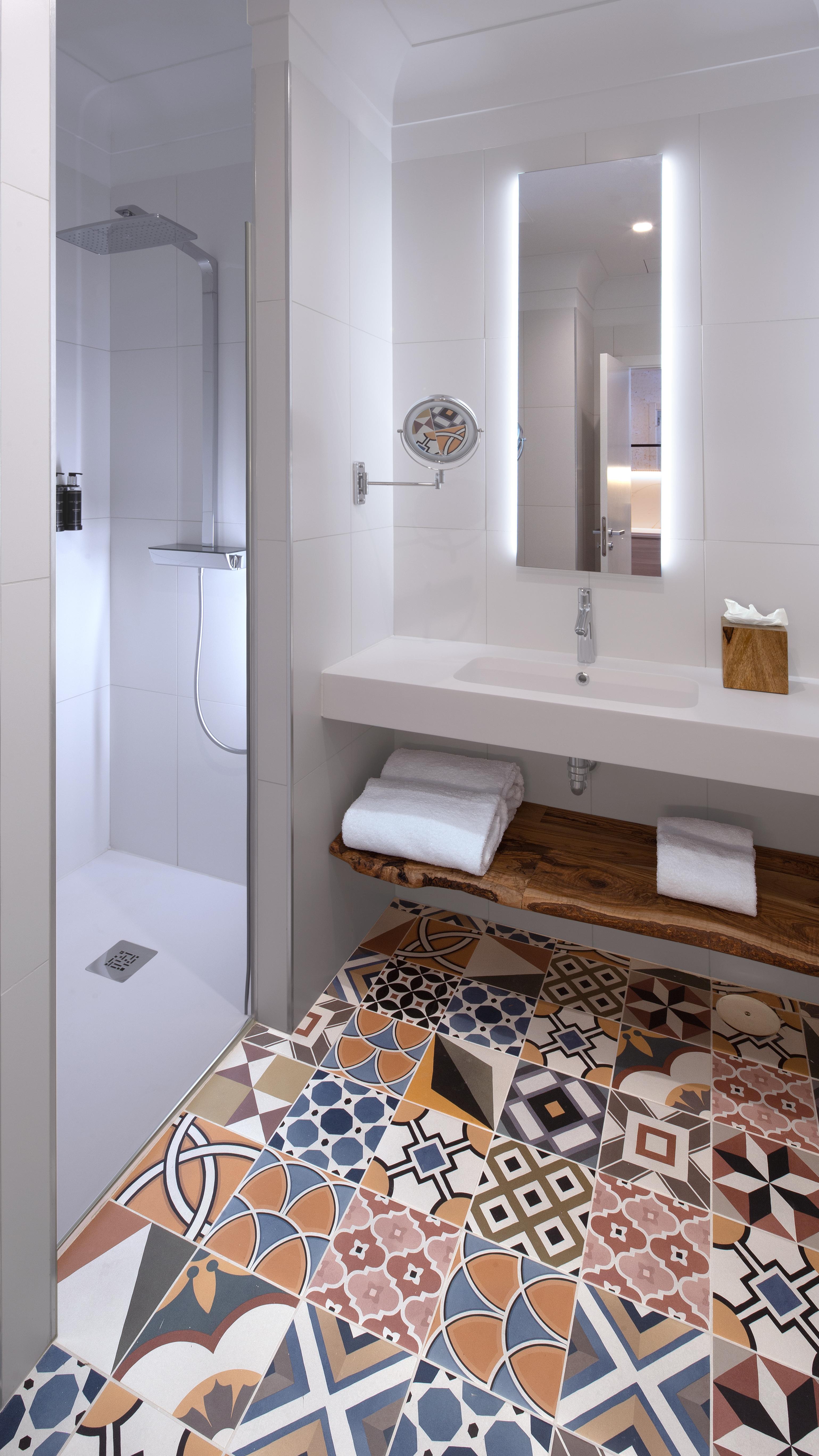 Atocha Madrid, Tapestry Collection By Hilton Hotel Madrid