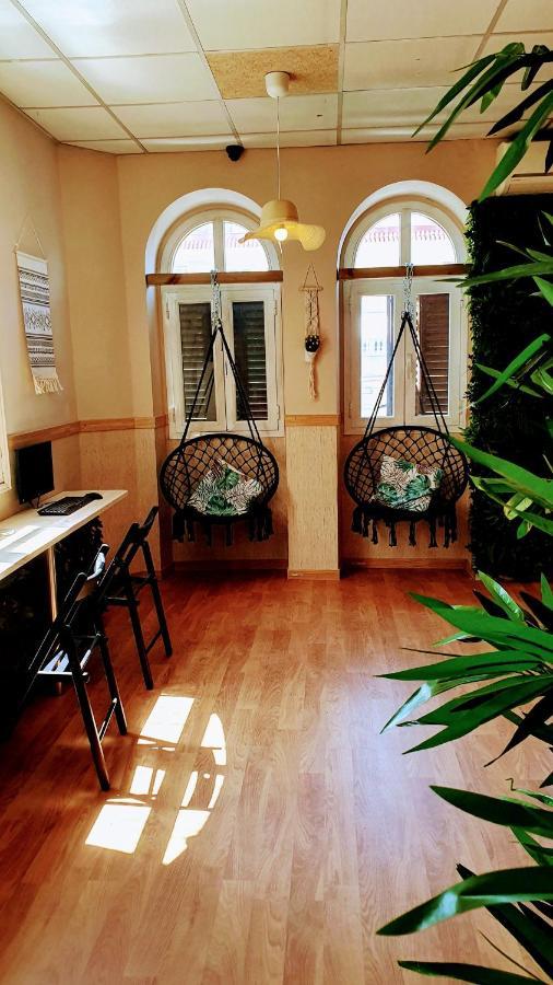 Hostal Gran Via *