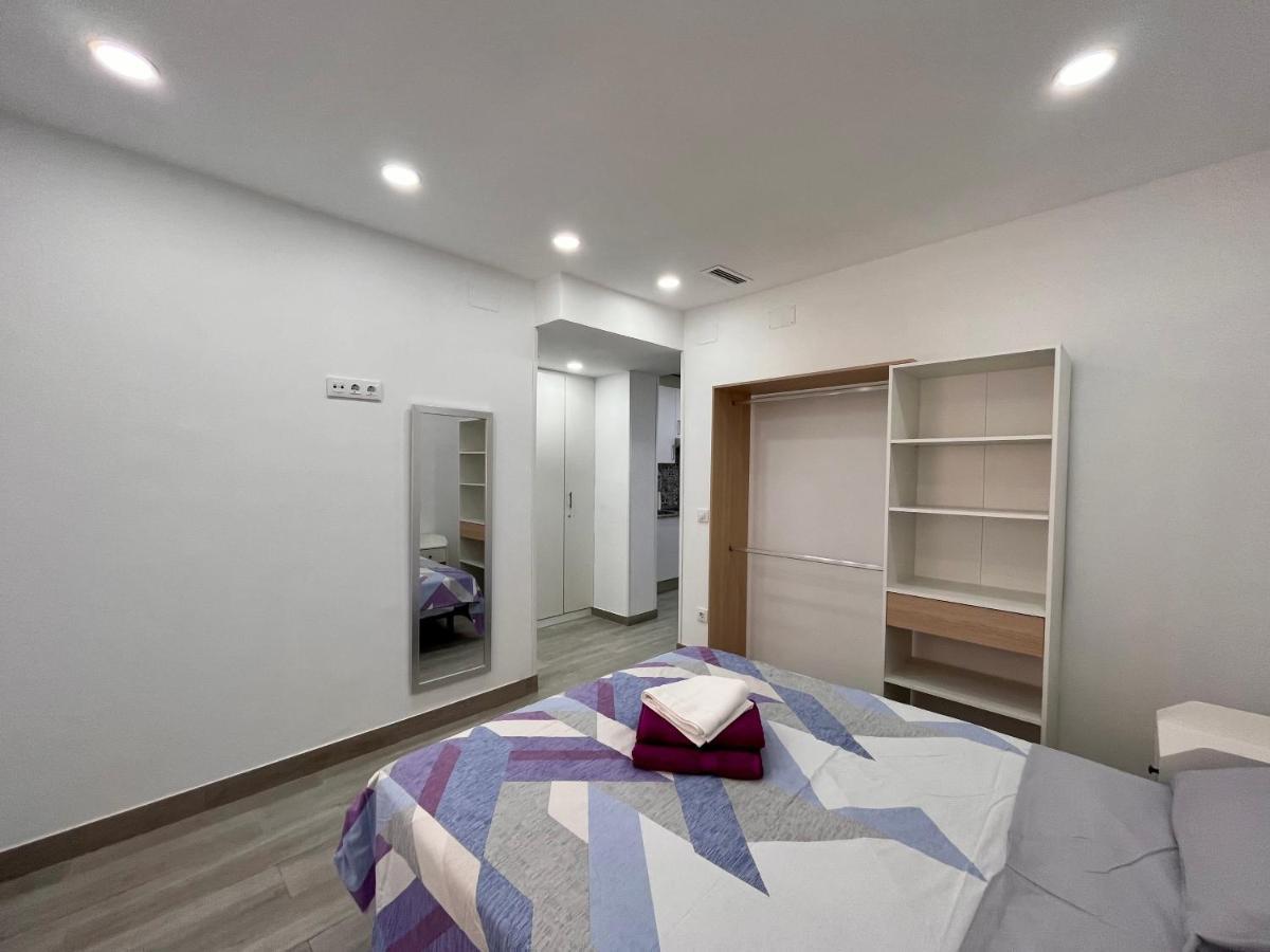 Maximilian Dreams 2 Apartment