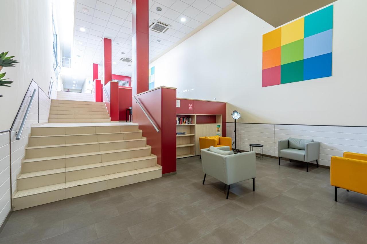 Residencia Universitaria Resa Erasmo * Madrid