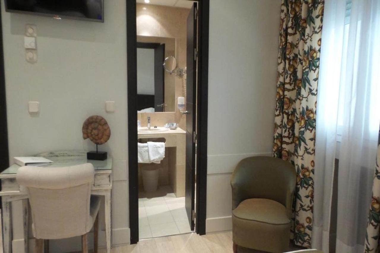 Hotel Moderno Puerta Del Sol 3*