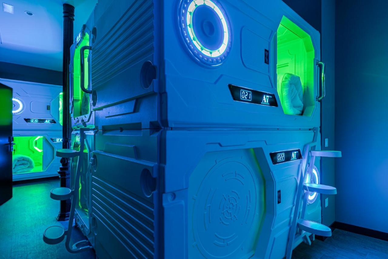 Capsule hotel Art Seven Capsules Madrid