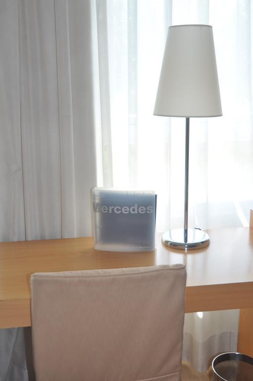 Hotel Infanta Mercedes 2*