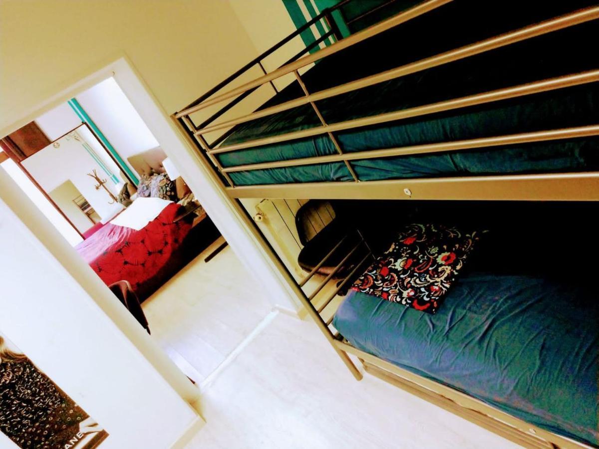 Parsa Homstay Guest house Madrid