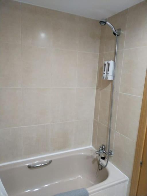 Amplio, Luminoso Y Confortable Cc Apartamento *