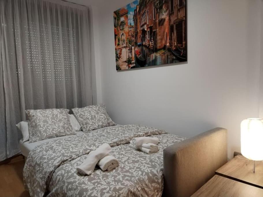 Amplio, Luminoso Y Confortable Cc Apartamento