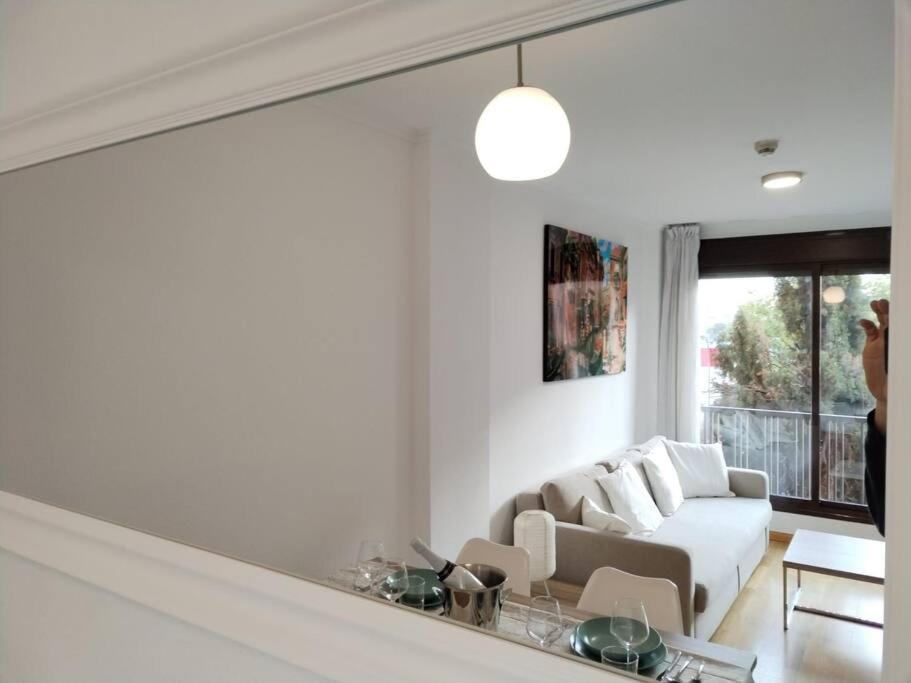 Amplio, Luminoso Y Confortable Cc Apartamento
