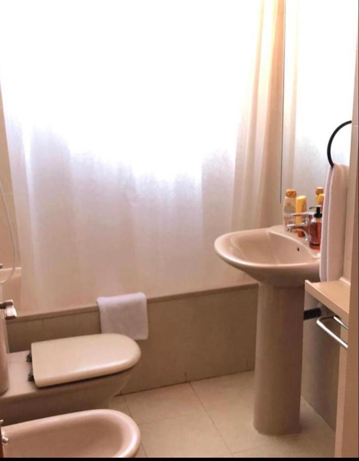 Belfast 13 Ifema Airport Apartamento *