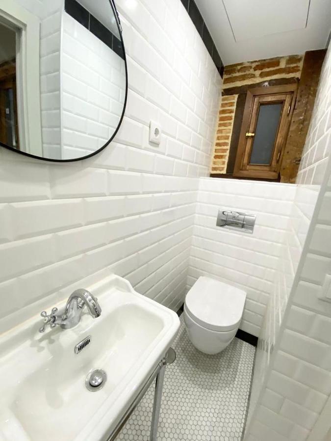 Reina Sofia Museum House Apartment Madrid