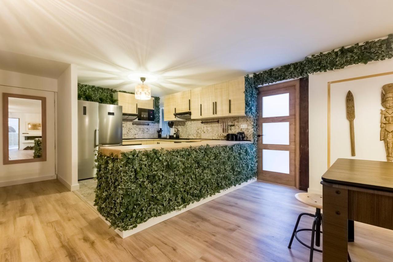 Santo - Coworking - Coliving - Hostel Madrid