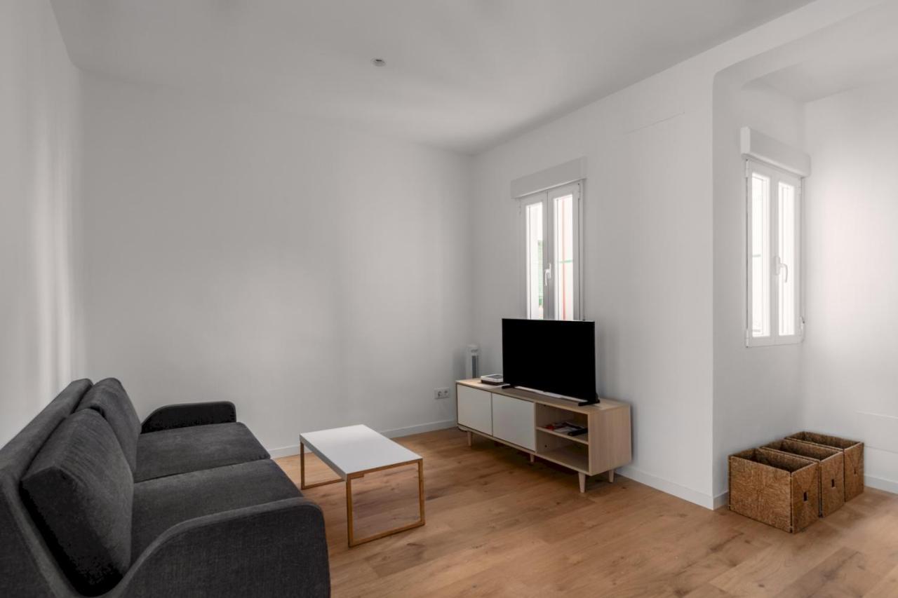 Lejlighed 2 Bedrooms 1 Bathroom Furnished - Delicias - Bright - Mintystay