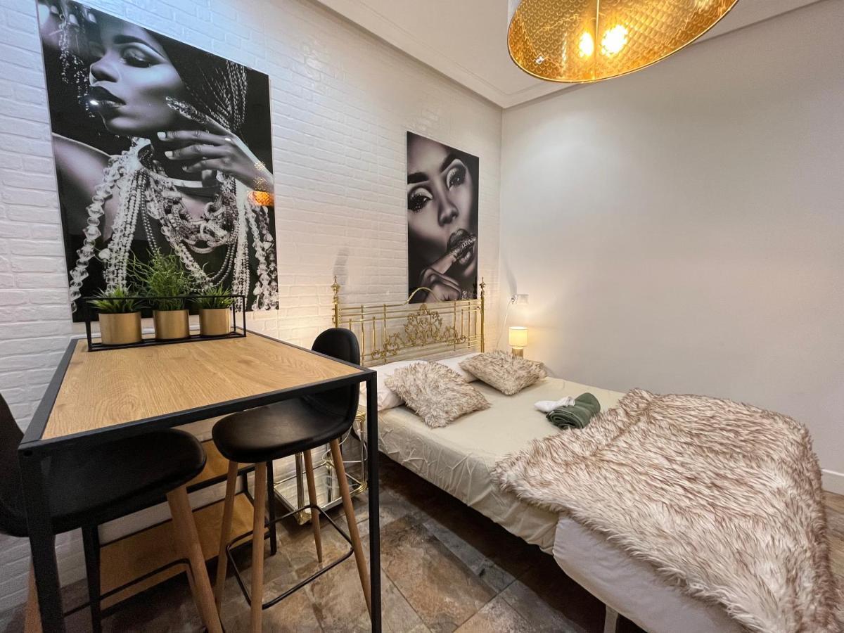 Oro Close The Plaza Mayor Apartment Madrid