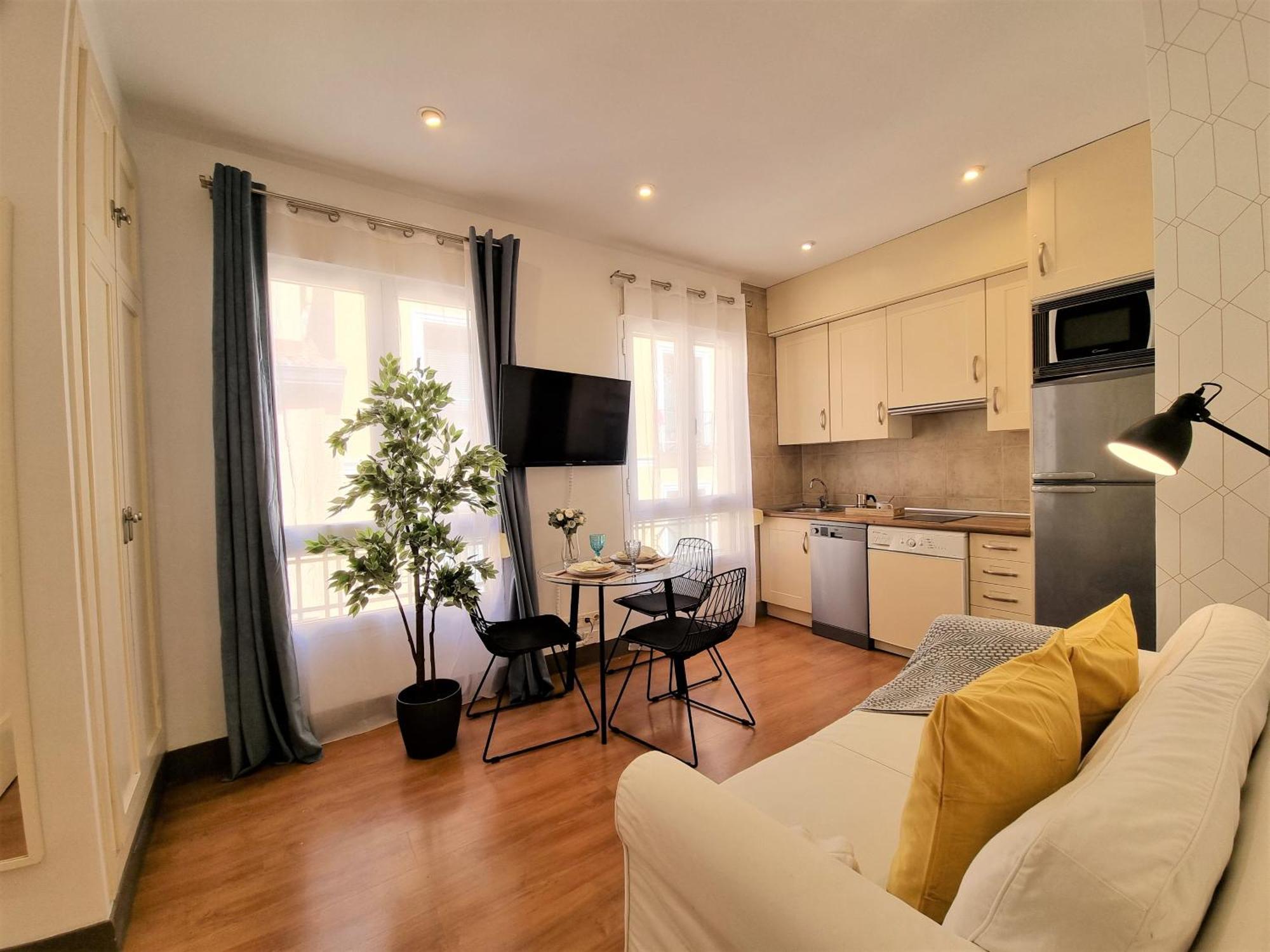 Apartment Molina - La Latina