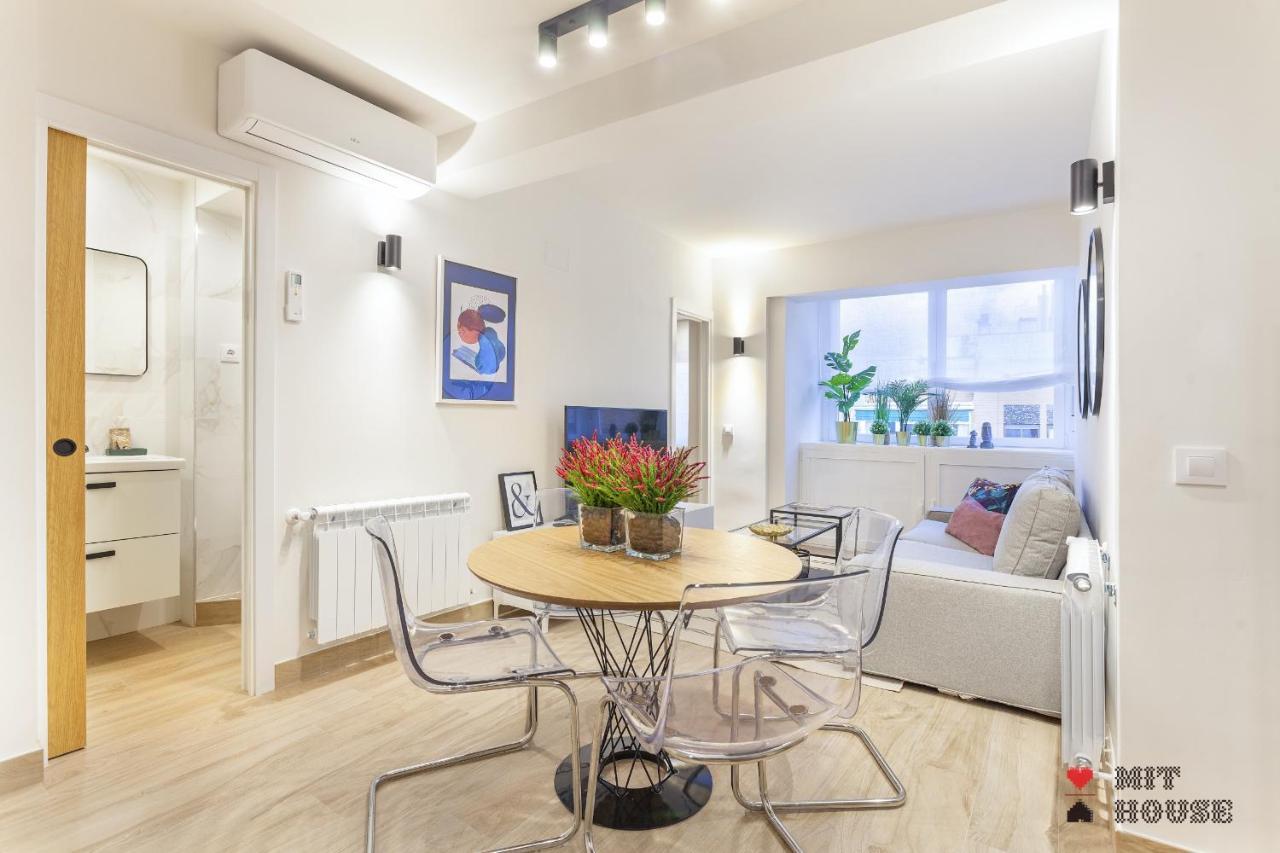 Apartment Mit House Puerta De America Iv En *