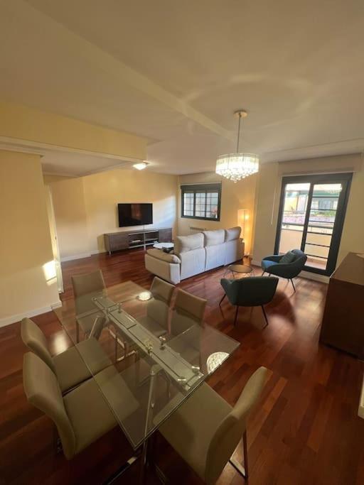 Apartment Stunning 3 Bedroom Flat, All Exterior In Chamberi Madrid
