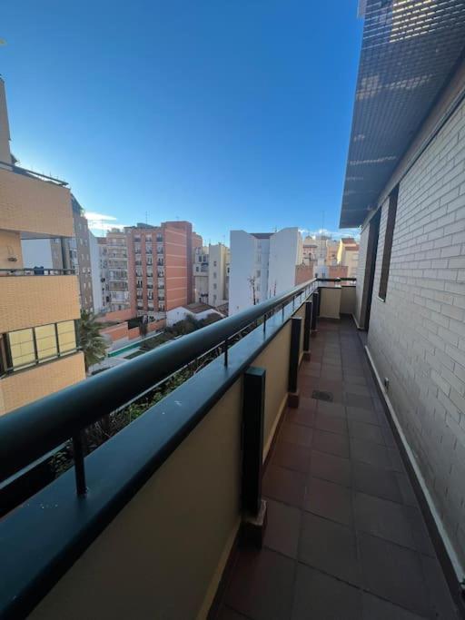 Apartment Stunning 3 Bedroom Flat, All Exterior In Chamberi *