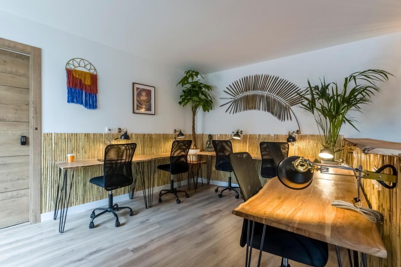 Santo - Coworking - Coliving - Hostel Madrid