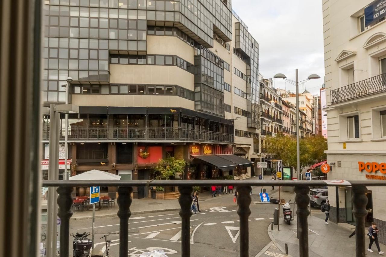 Santo - Coworking - Coliving - Hostel Madrid