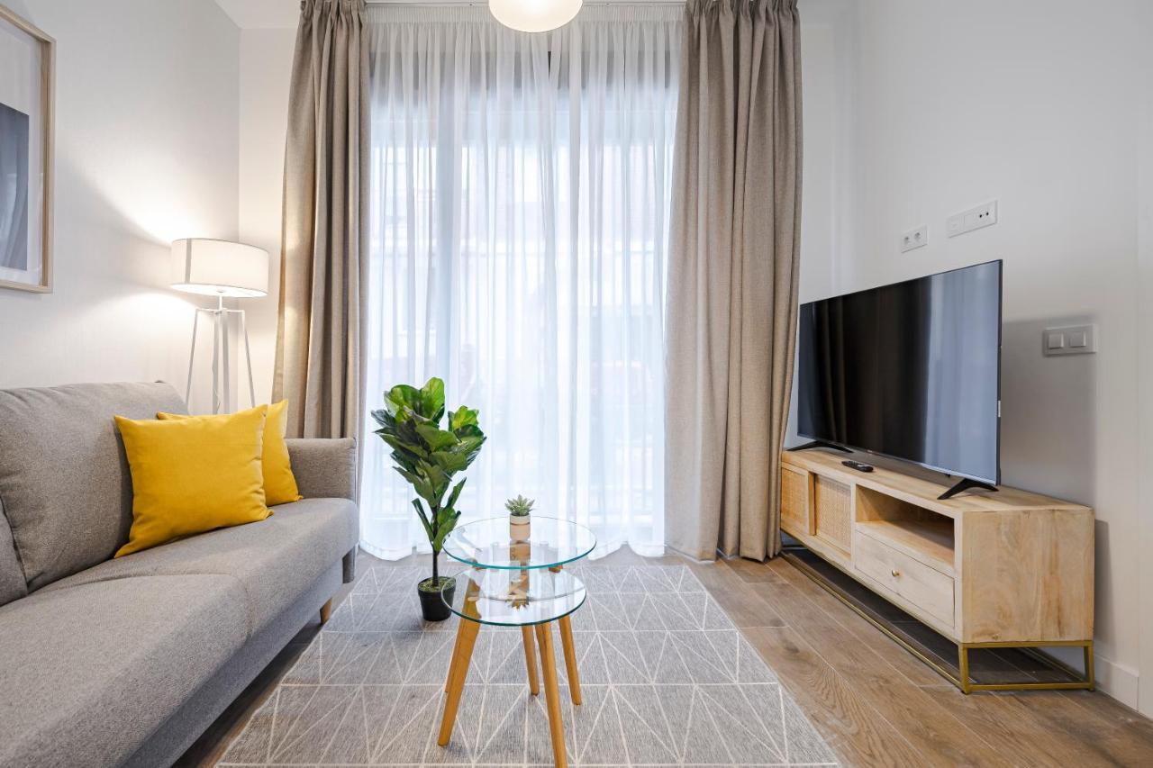 Feelathome Castilla Aparthotel