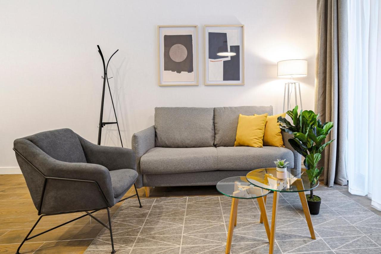 Feelathome Castilla Aparthotel