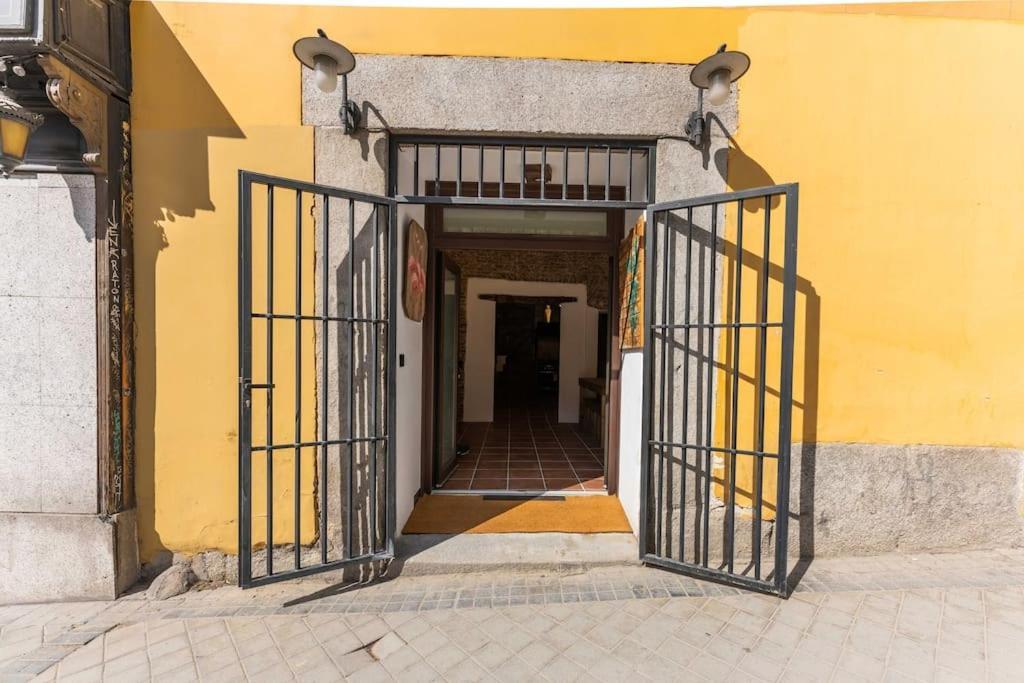 Encantador En Calle Segovia Apartment Madrid