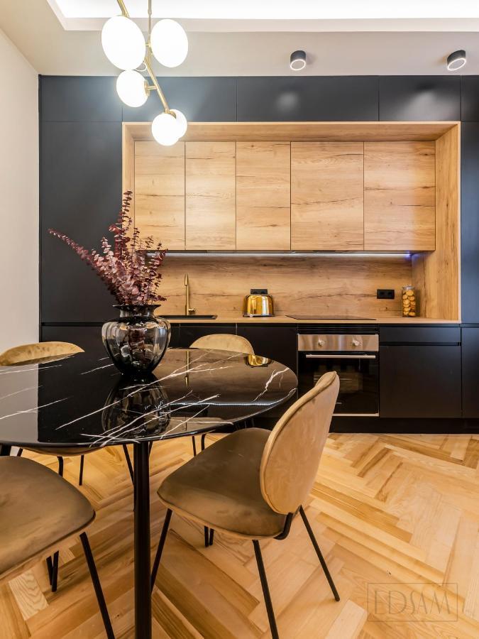 Elite By Edsam, In Apartment *