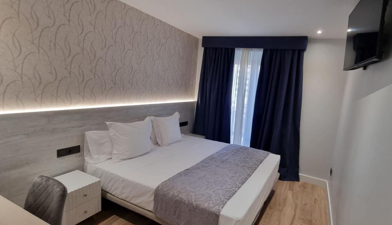 Ch La Petite Maison - Boutique - Guest house Madrid
