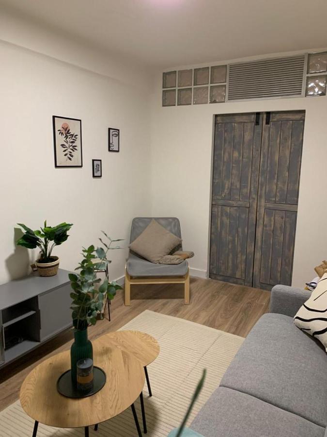 Apartamento Bonito Piso Cerca De Ventas, Madri
