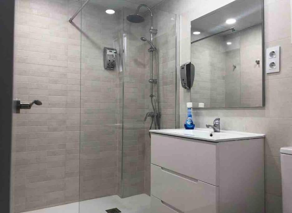 Apartment 4 Personas *