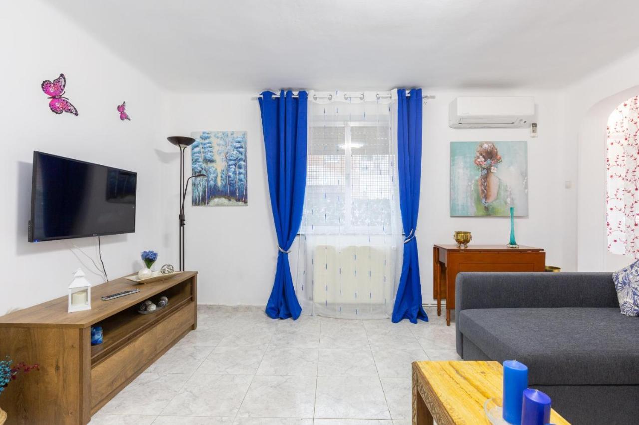 - De Temporada Apartment