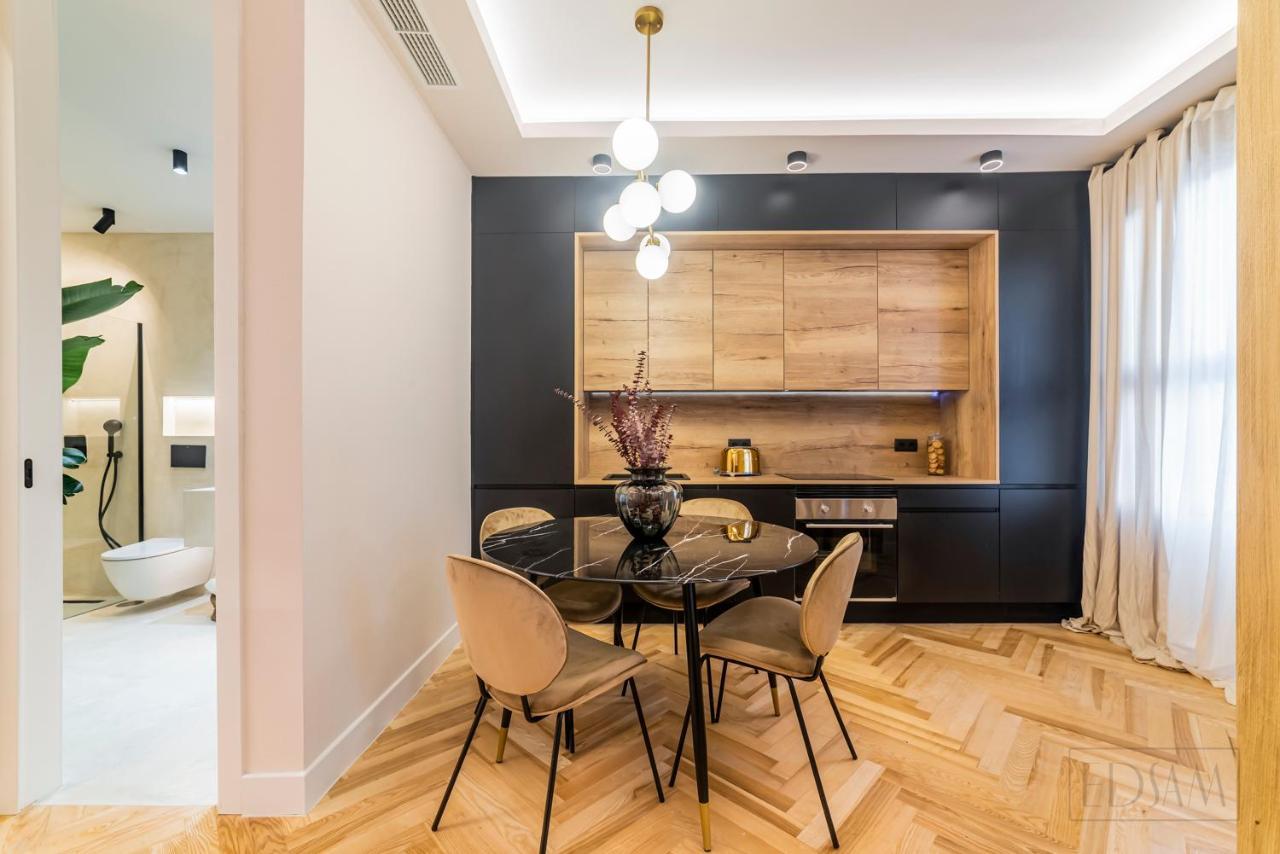 Elite By Edsam, In Apartment