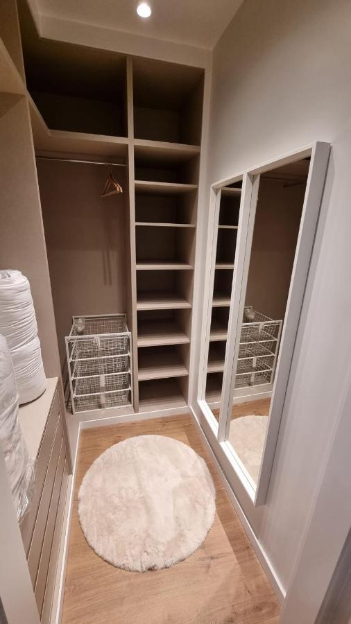 Puerta Del Sol Iii, 4 Bedrooms 5wc