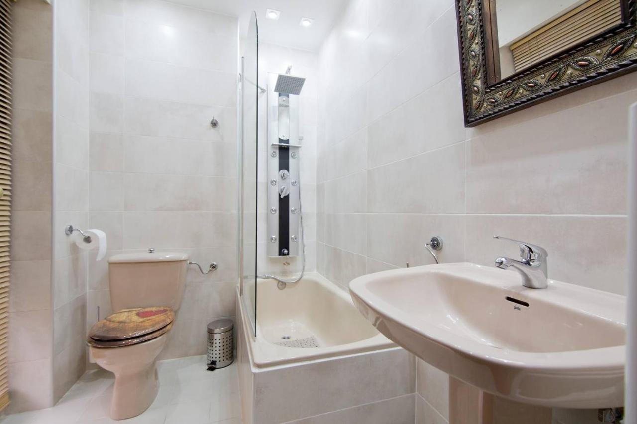 2 Bedrooms Downtown
