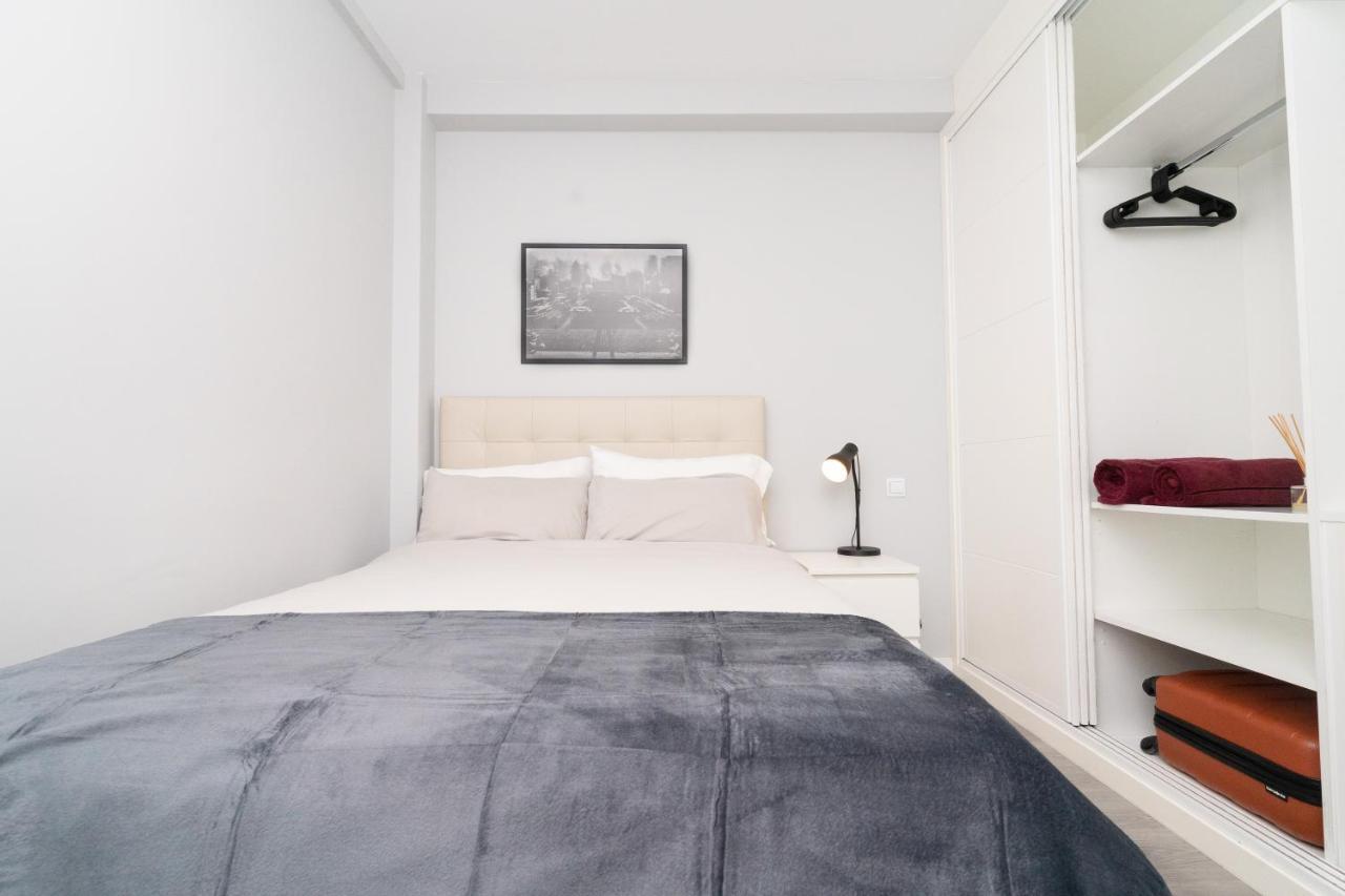 Modern Minimalist 1-bedroom In The Center *
