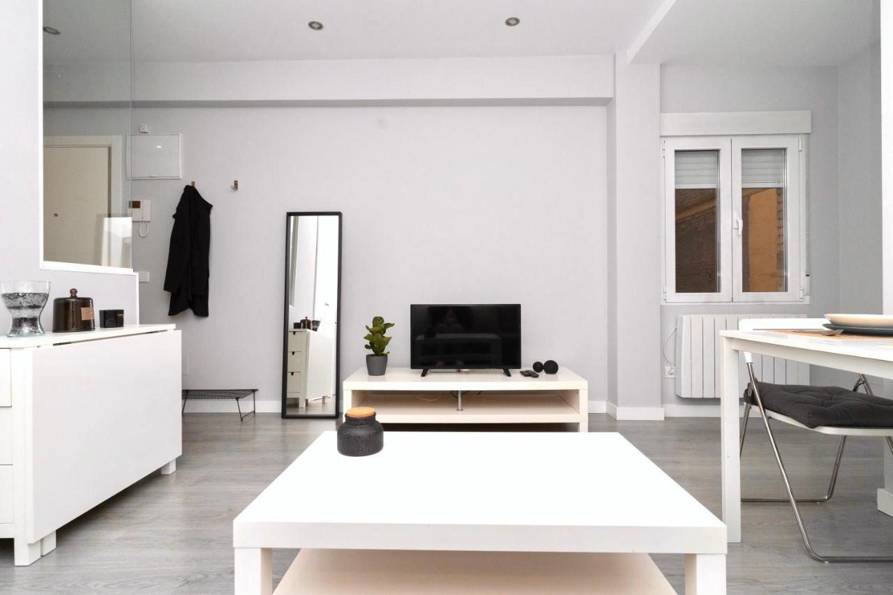 Modern Minimalist 1-bedroom In The Center * Madrid