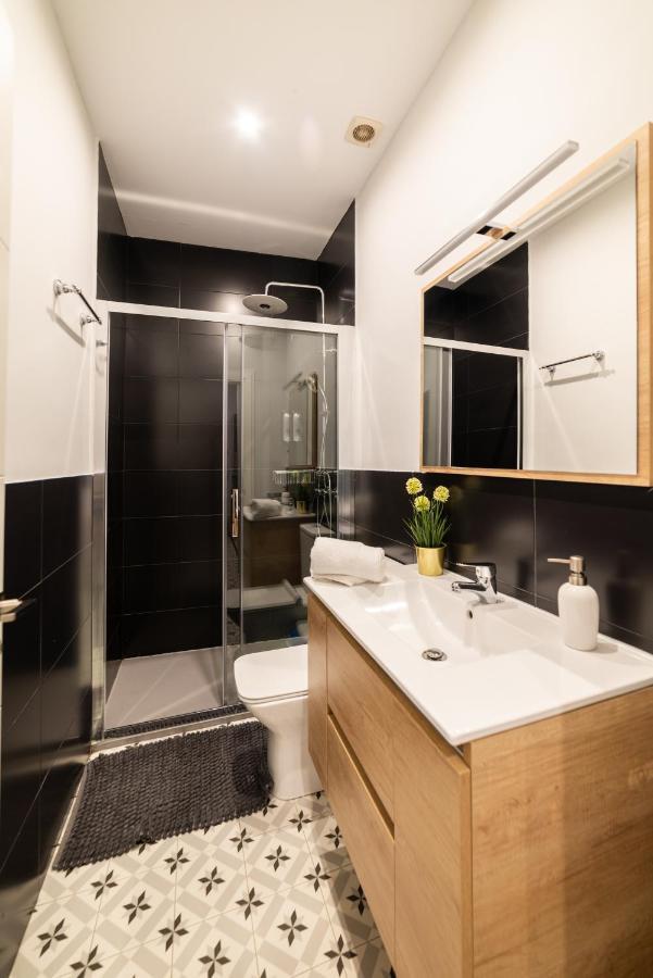 Luxury In Plaza Tirso Molina Apartment Madrid