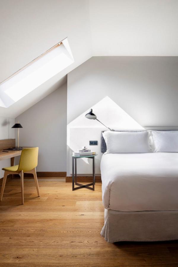 Totem Madrid, A Small Luxury Of The World 4*